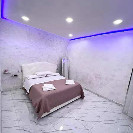 O Vascio E Antonella * 那不勒斯